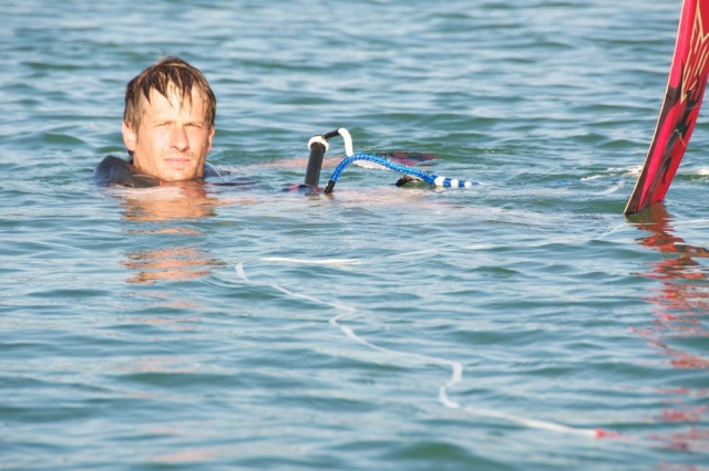  Esperando o barco sair 